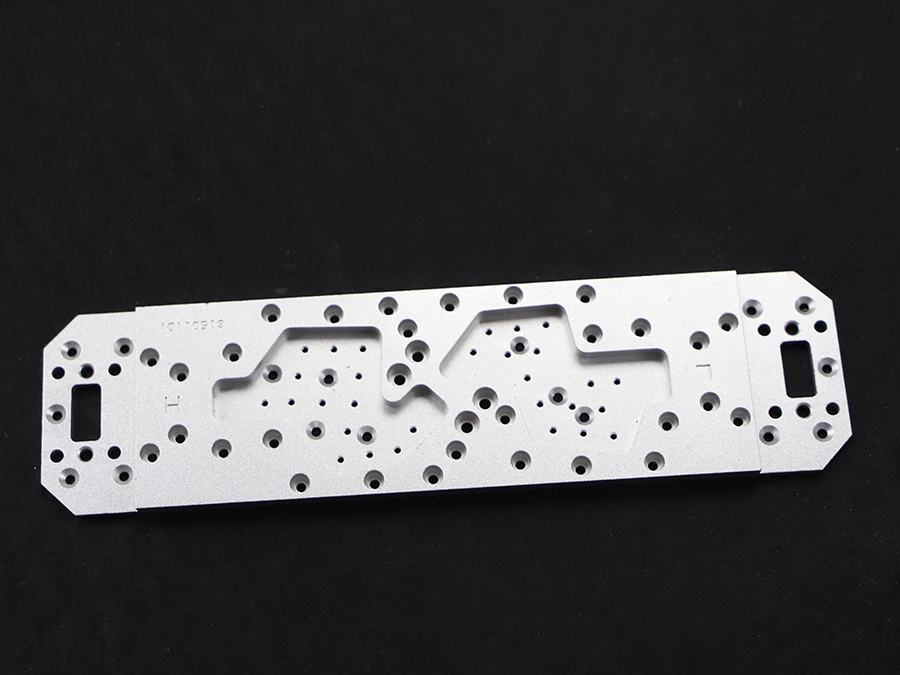 機器人零(ling)件加工