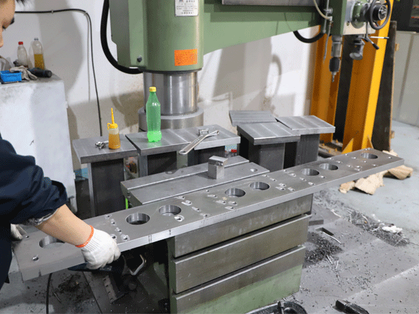 龍(lóng)門銑床(chuáng)加工